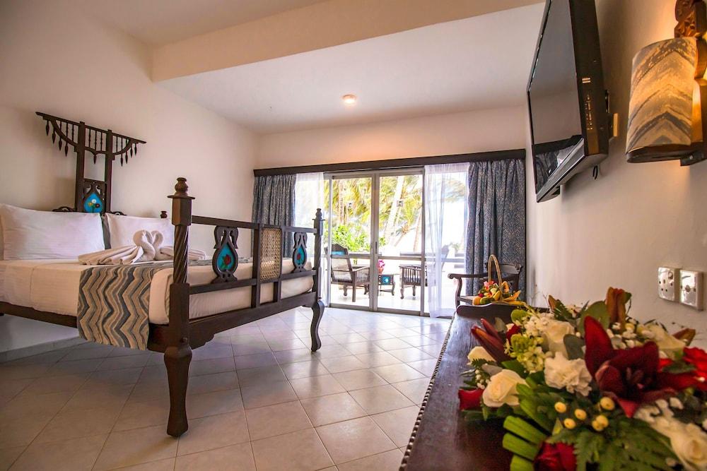 Bamburi Beach Hotel ภายนอก รูปภาพ